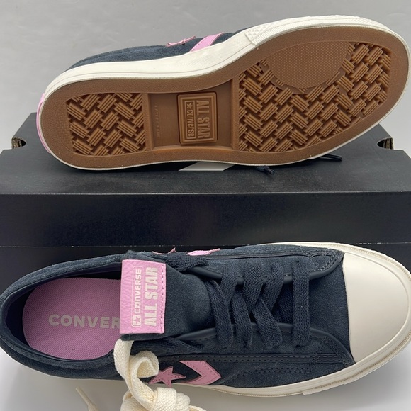 Converse WMNS Sneakers A12474C
STAR PLAYER 76 OX
SHADOW WOODS/EGRET/TONGUE TIED - Picture 3 of 16